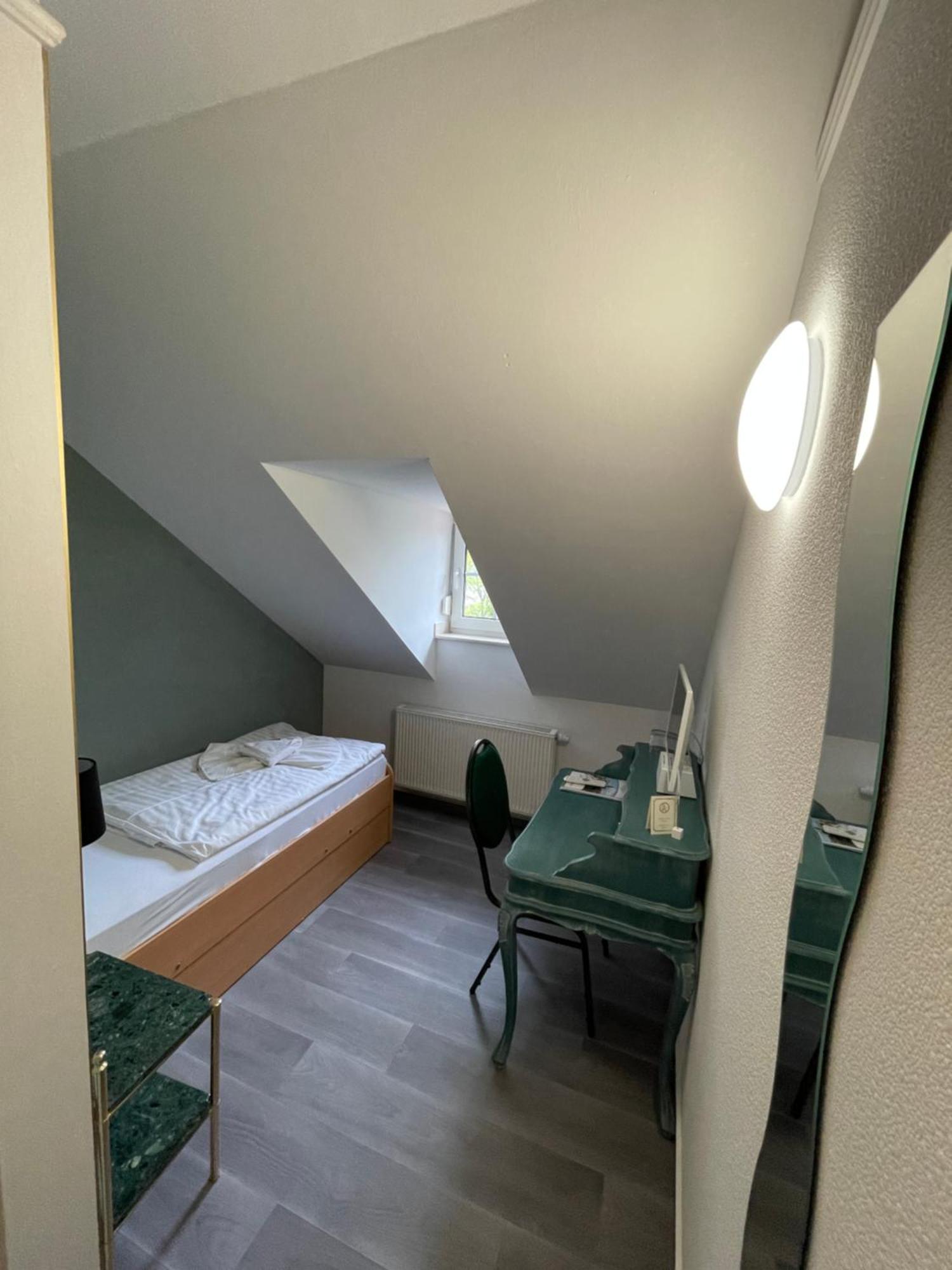 Hotel Haus Hennesburg, garni Eisenach Zimmer foto